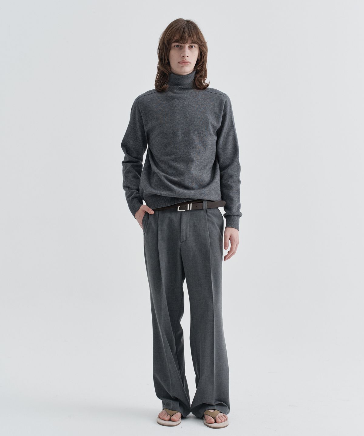 이지오(EZIO) Seamless Turtle Knit_Charcoal