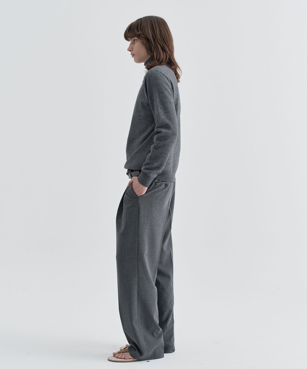 이지오(EZIO) Seamless Turtle Knit_Charcoal