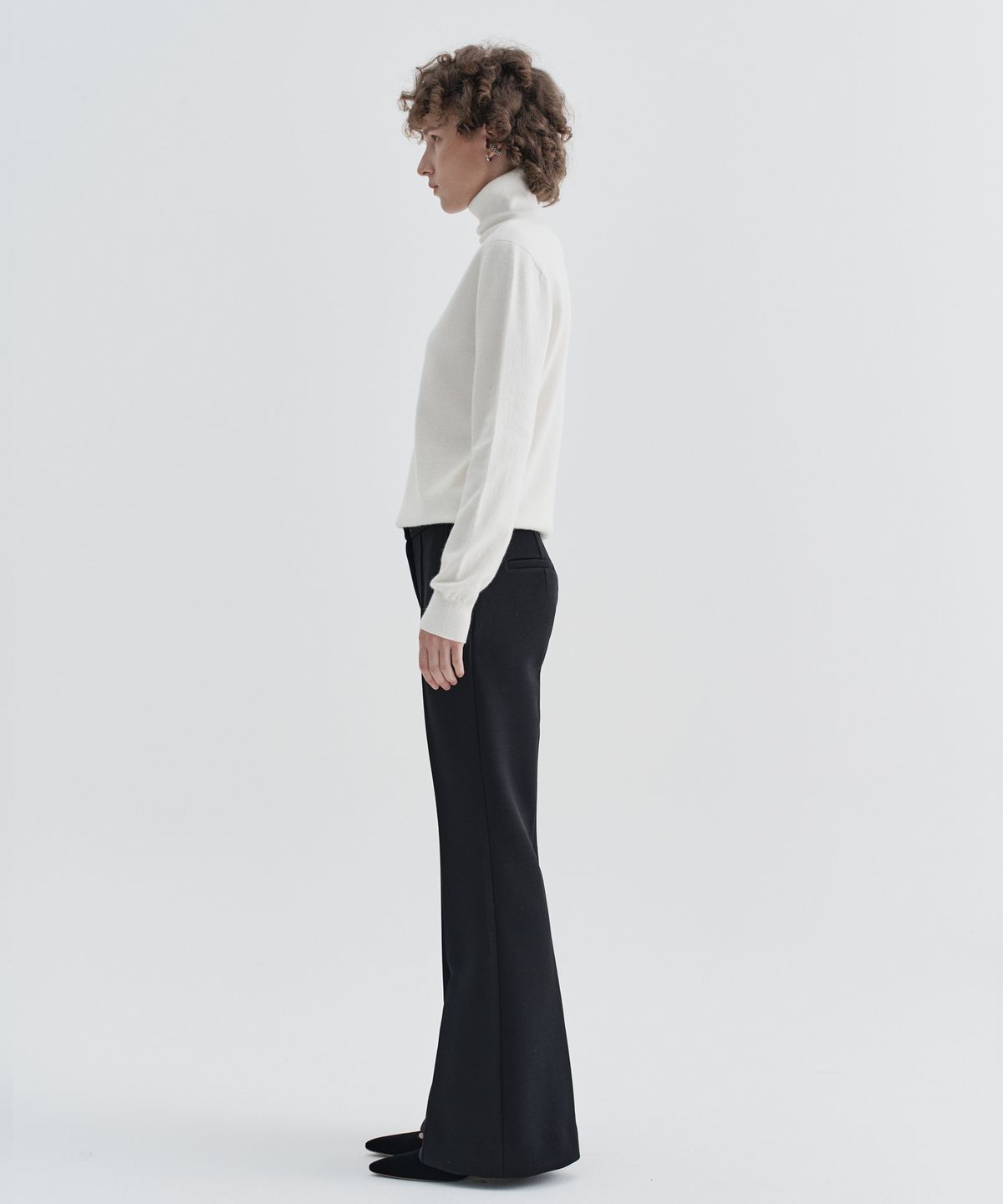이지오 우먼(EZIO WOMEN) W Seamless Turtle Knit_Ivory