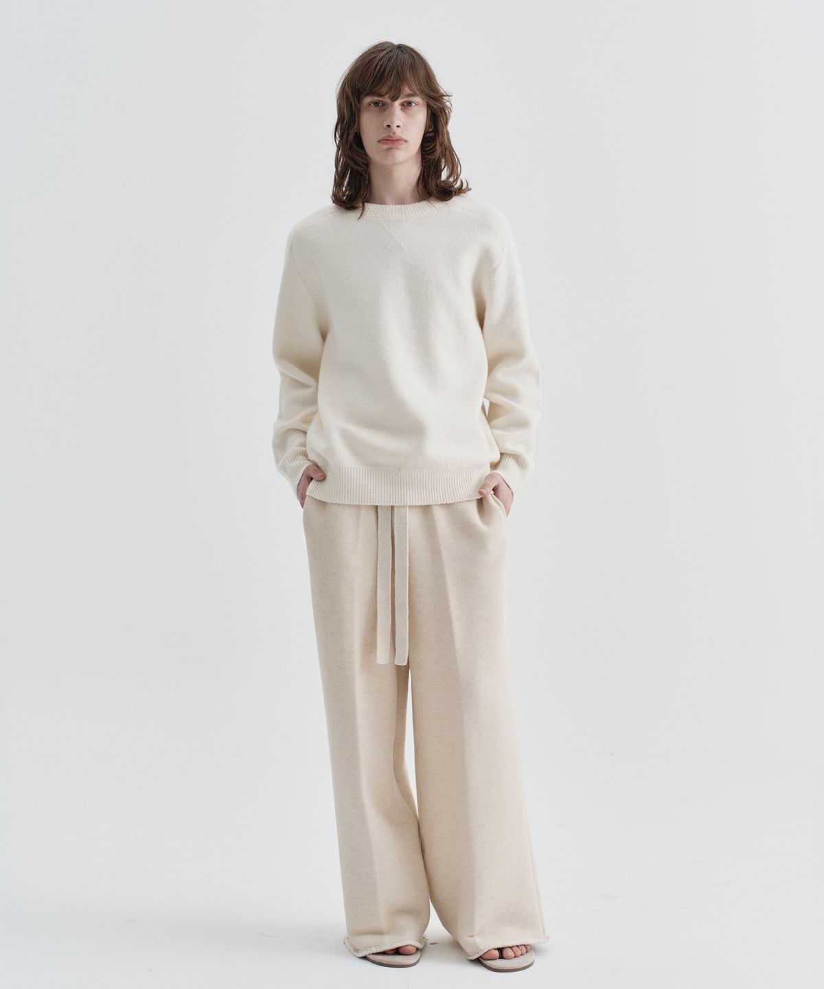 이지오(EZIO) Plain Round Knit_Ivory