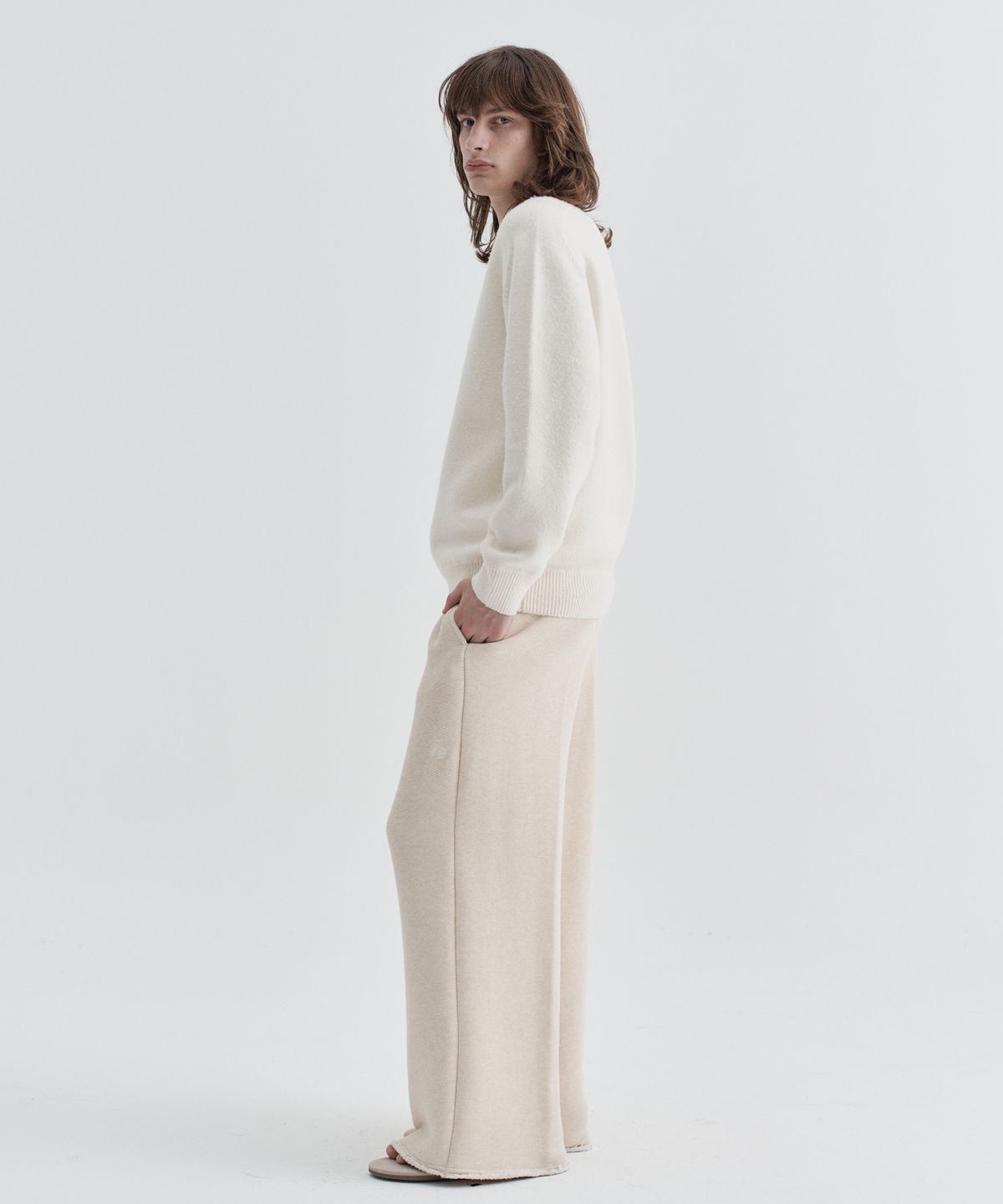 이지오(EZIO) Plain Round Knit_Ivory