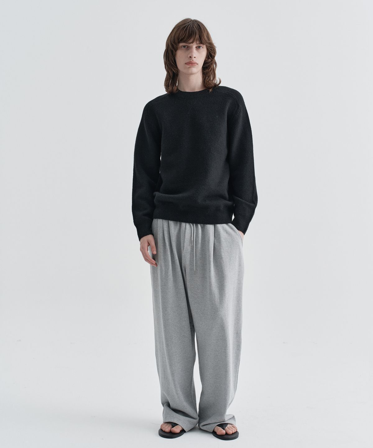 이지오(EZIO) Plain Round Knit_Black