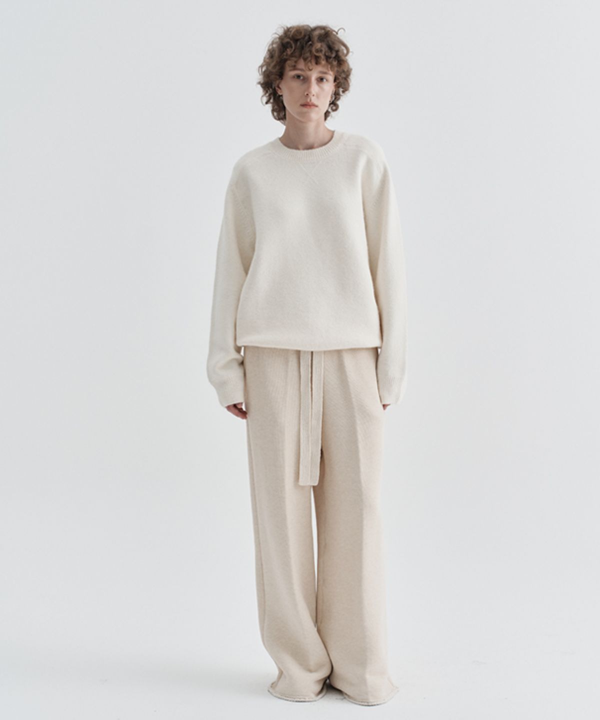 이지오 우먼(EZIO WOMEN) W Plain Round Knit_Ivory