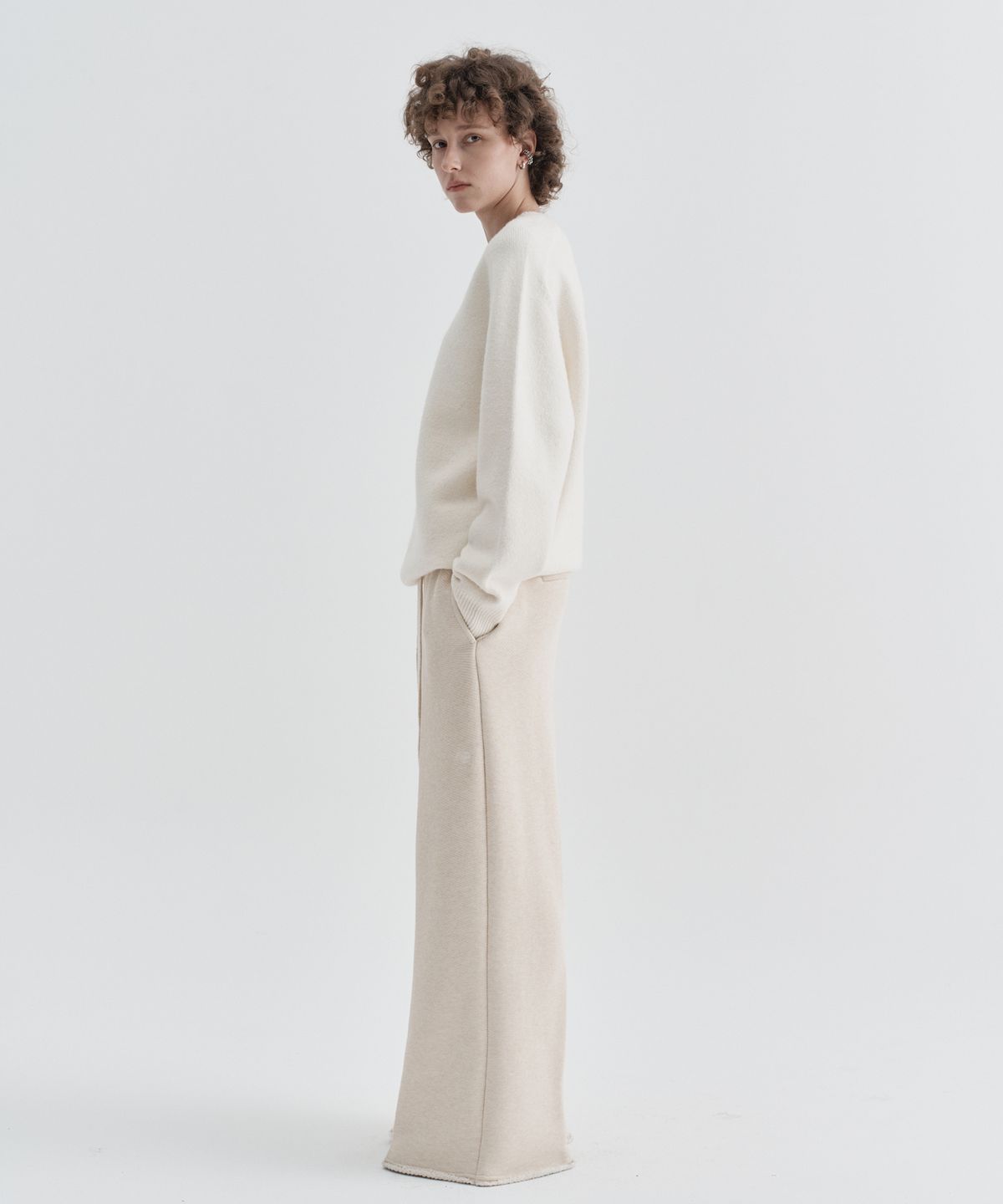 이지오 우먼(EZIO WOMEN) W Plain Round Knit_Ivory
