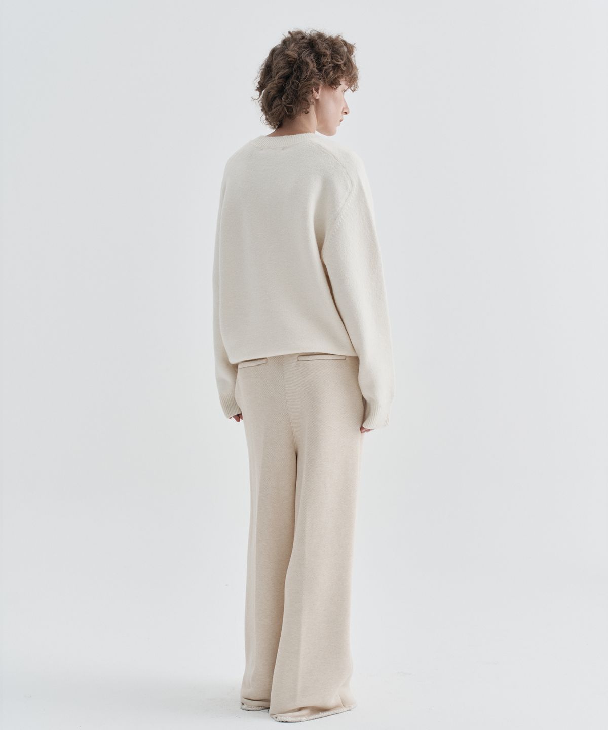 이지오 우먼(EZIO WOMEN) W Plain Round Knit_Ivory