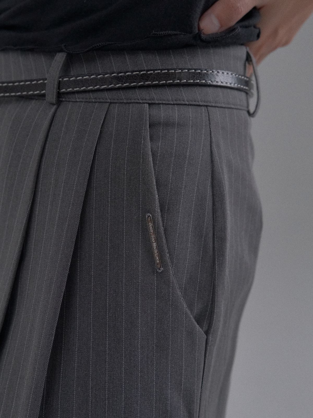 쏘리, 투 머치 러브(SORRY, TOO MUCH LOVE) Stitch Slim Cow Belt_Black