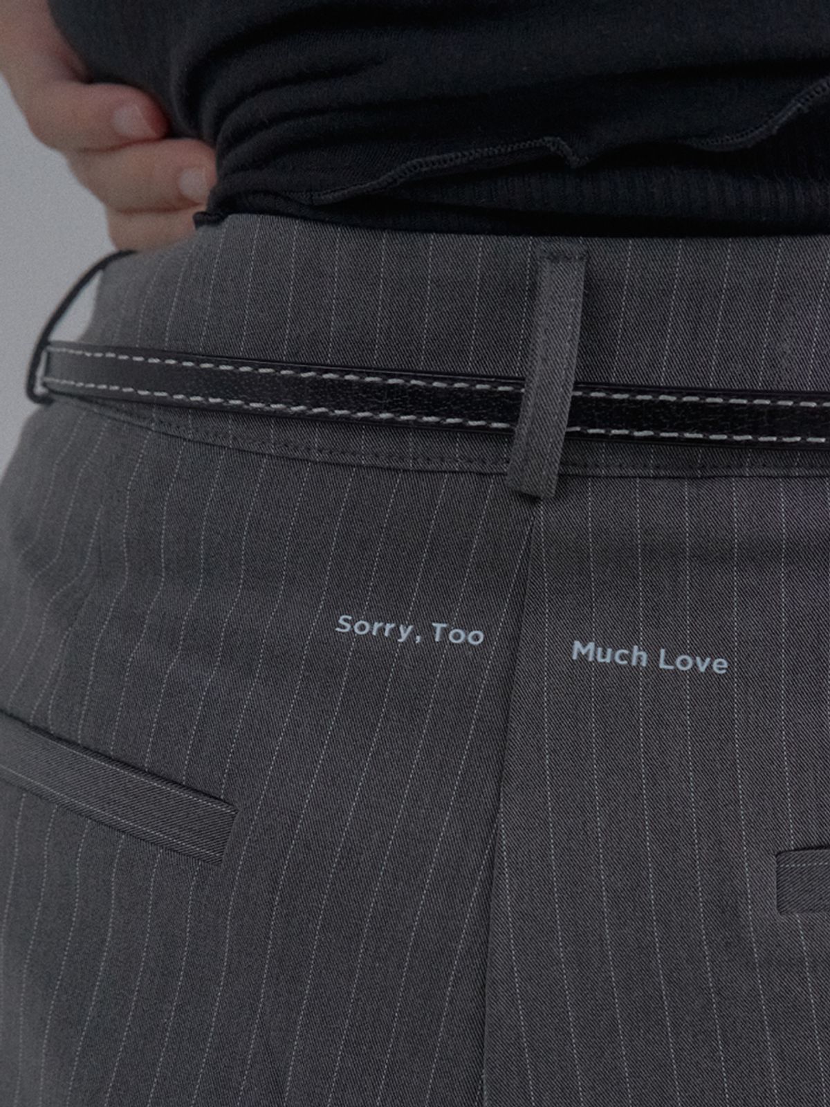 쏘리, 투 머치 러브(SORRY, TOO MUCH LOVE) Stitch Slim Cow Belt_Black