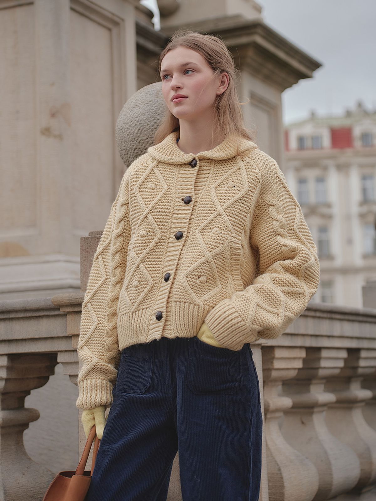 랭앤루(LANGNLU) LOMY Cable Cardigan(로미)_BUTTER