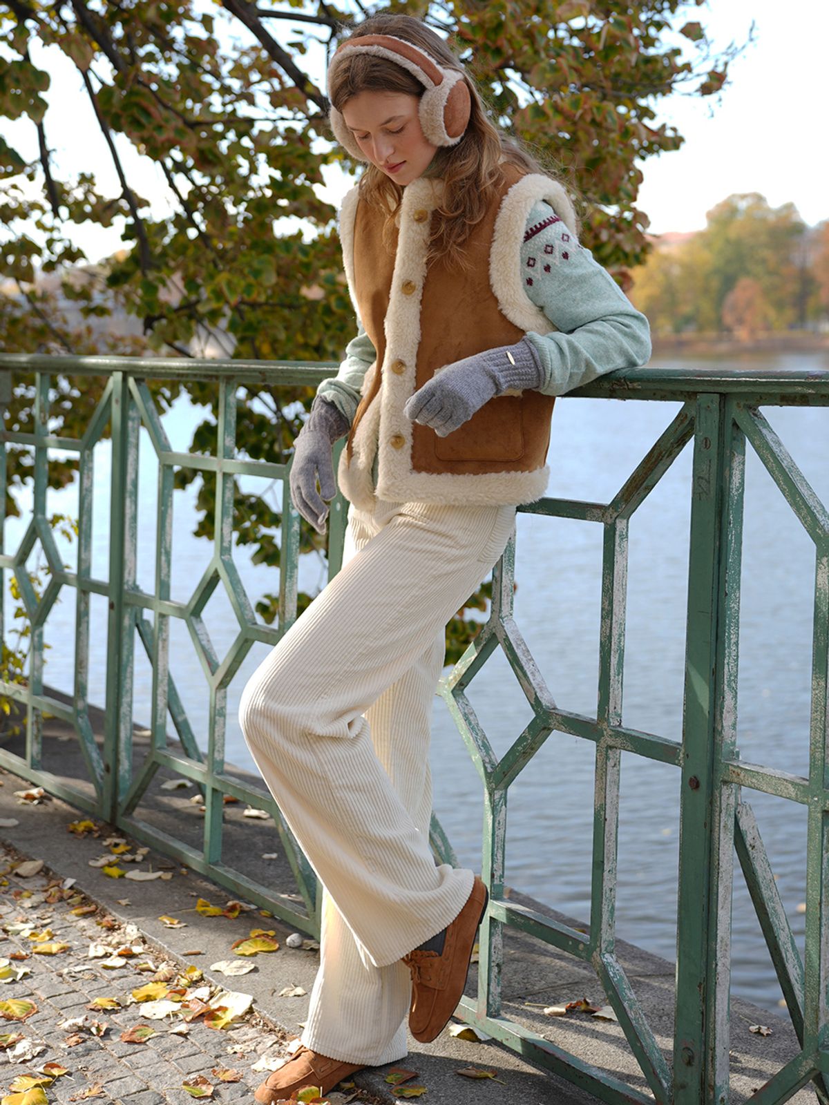 랭앤루(LANGNLU) DAVLE Faux Mustang Vest(다블레)_BROWN