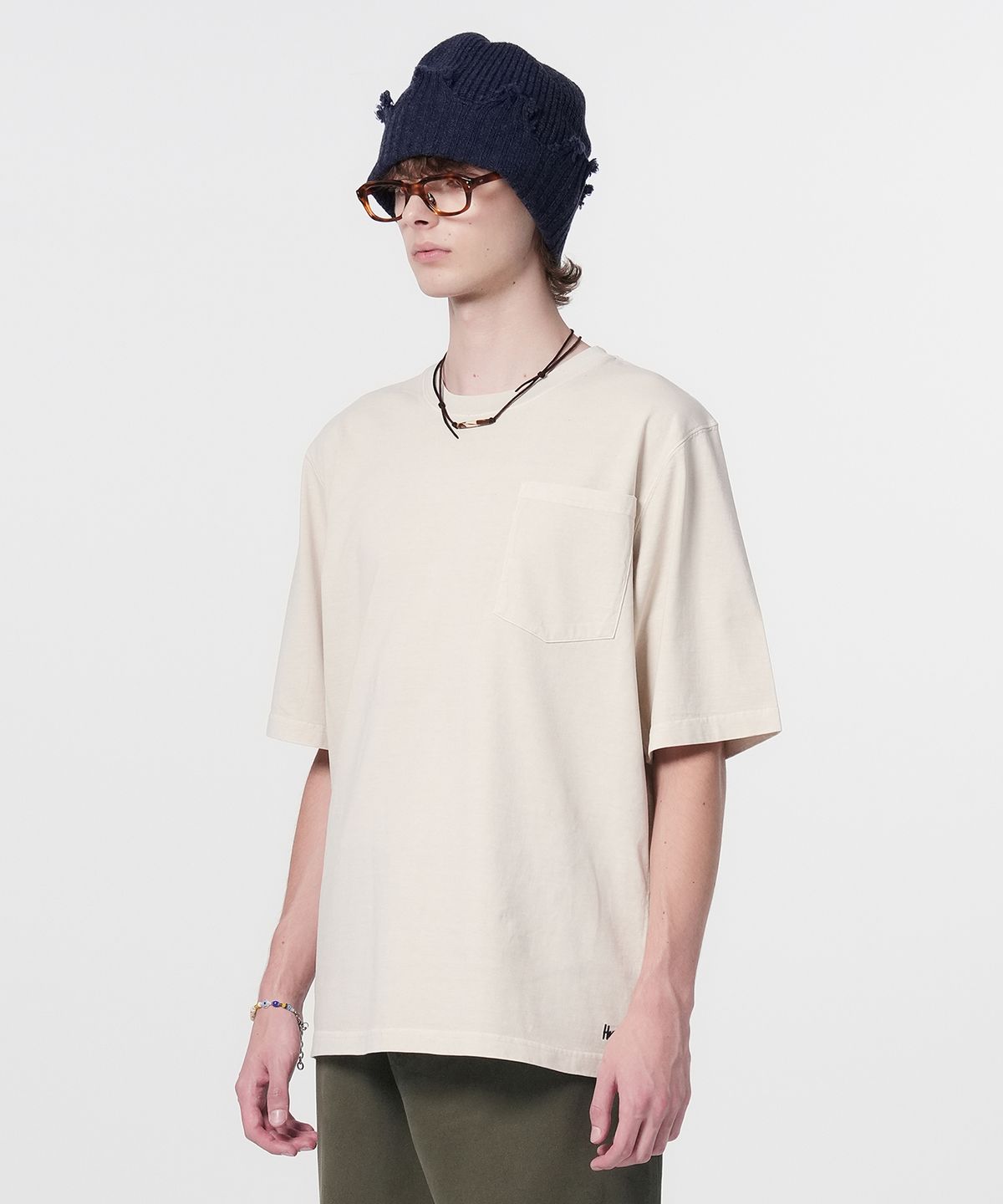 홍우성(HONGWOOSUNG) Pigment Pocket Logo T-Shirts_Cream