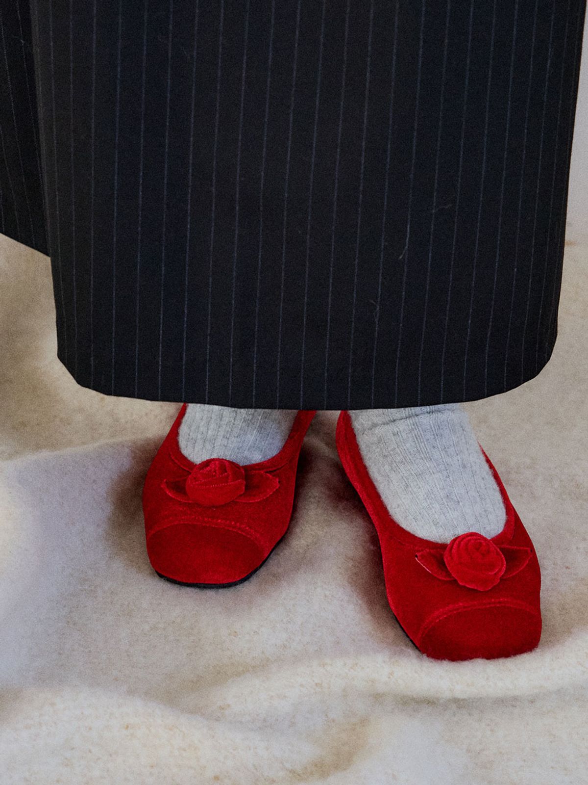 옴니포턴트(OMNIPOTENT) omn Rose Velvet Flat Shoes _Red