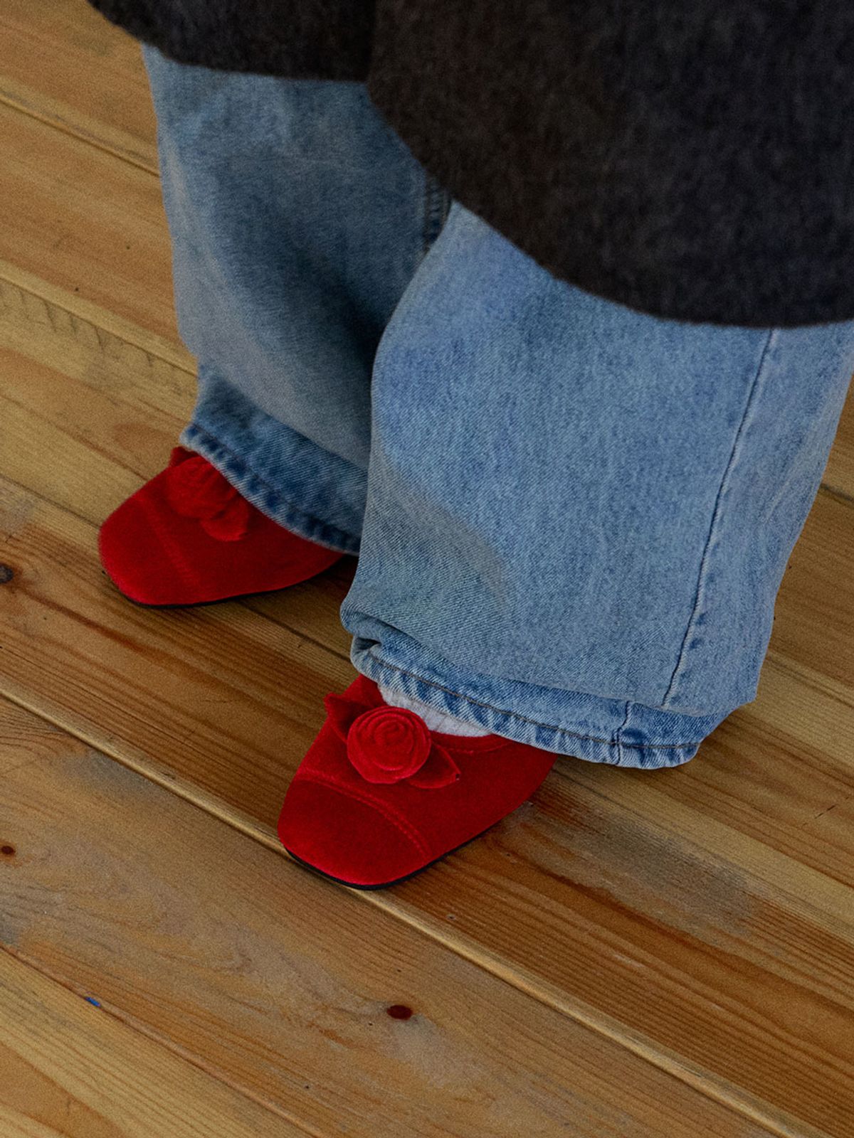 옴니포턴트(OMNIPOTENT) omn Rose Velvet Flat Shoes _Red