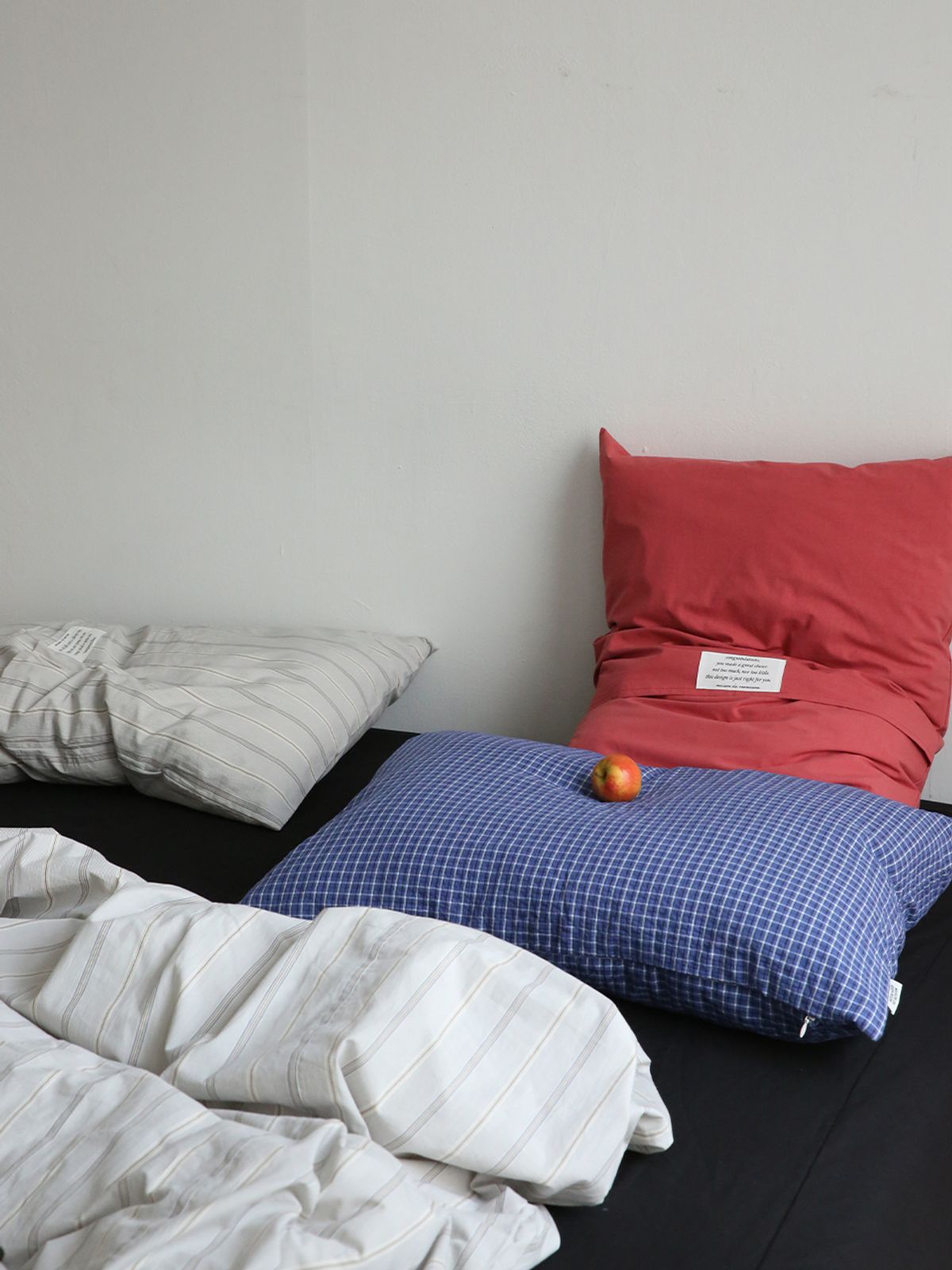 메종드룸룸(MAISON DE ROOMROOM) 랑데뷰 포에마 체크 지퍼베개커버