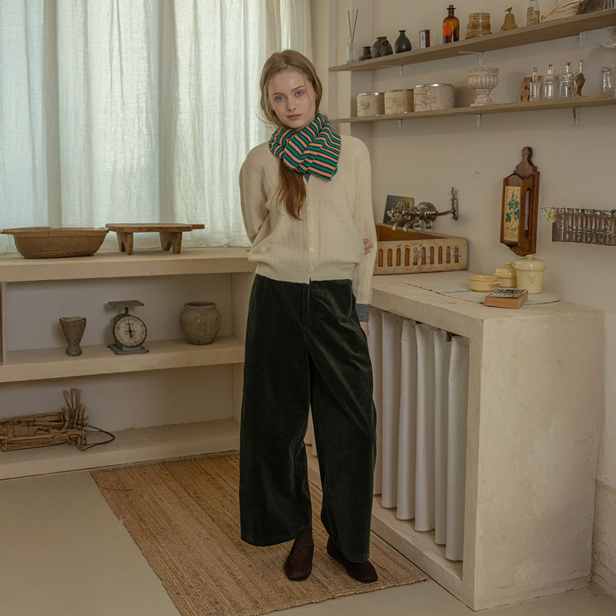 던드롭(DUNDROP) DD_Corduroy dark green pants
