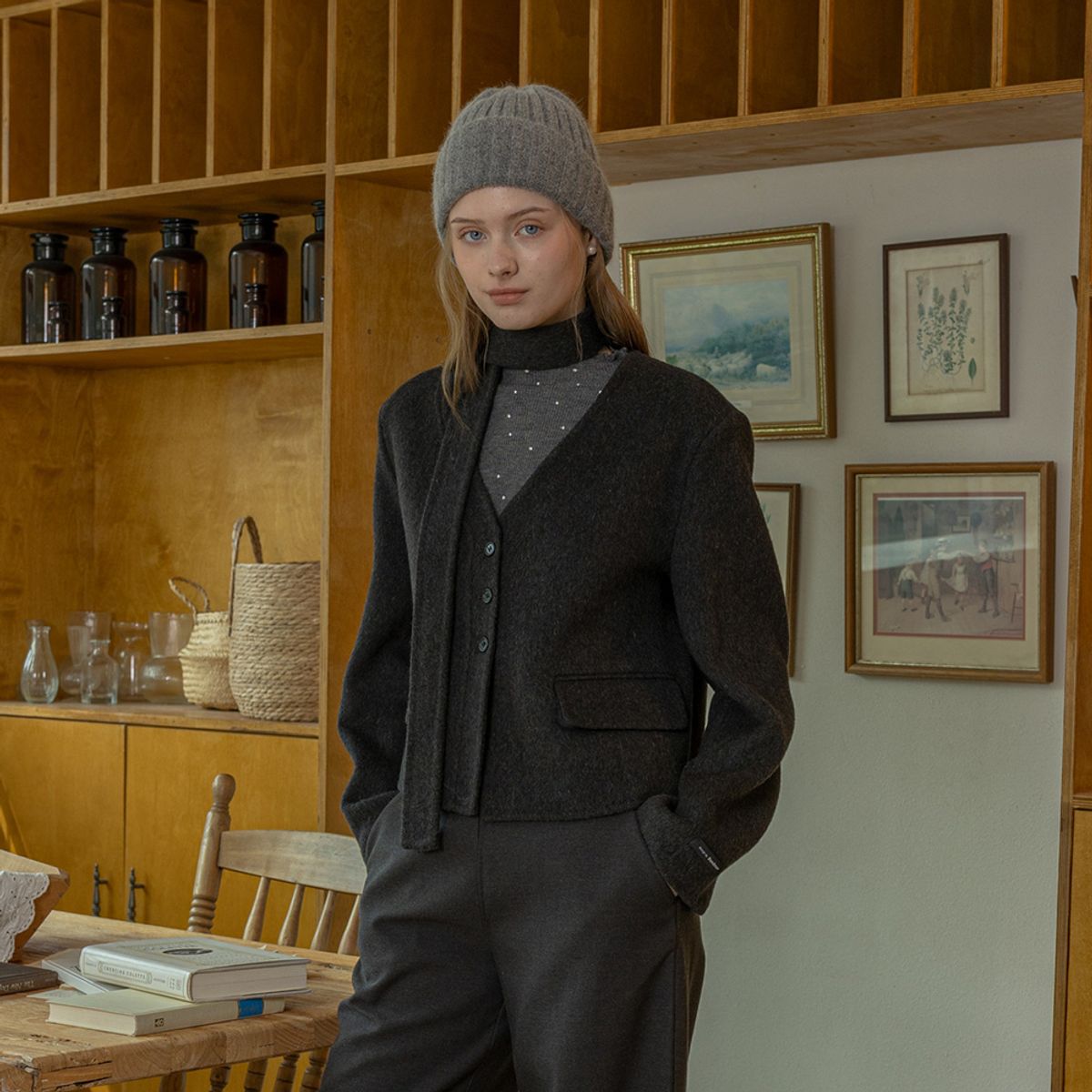던드롭(DUNDROP) DD_V-neck warm short coat_2color