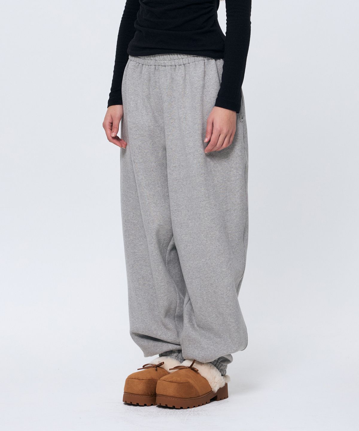 아리킴(ARIKIM) SILENT MIRAGE SWEAT PANTS / MELANGE