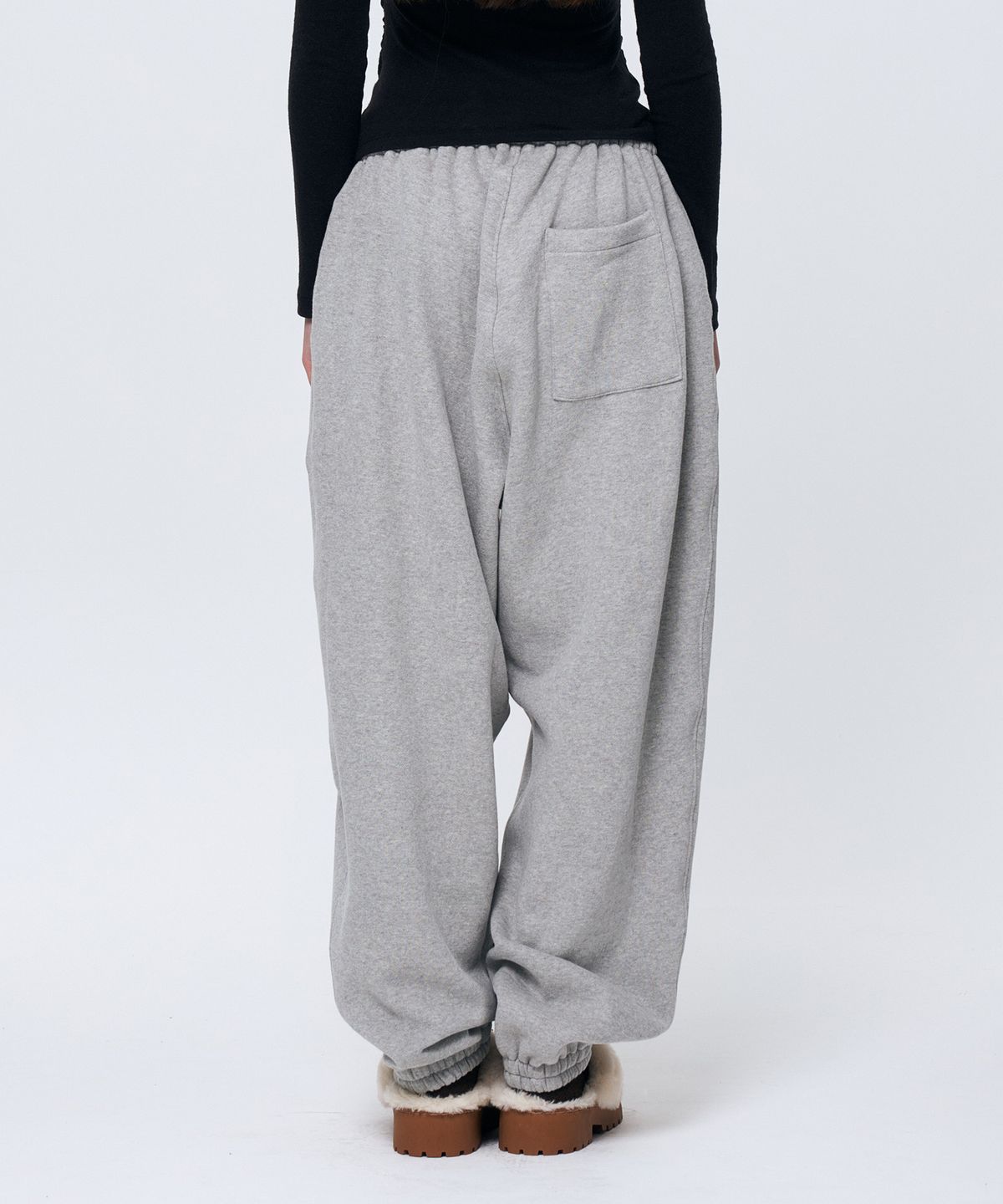 아리킴(ARIKIM) SILENT MIRAGE SWEAT PANTS / MELANGE