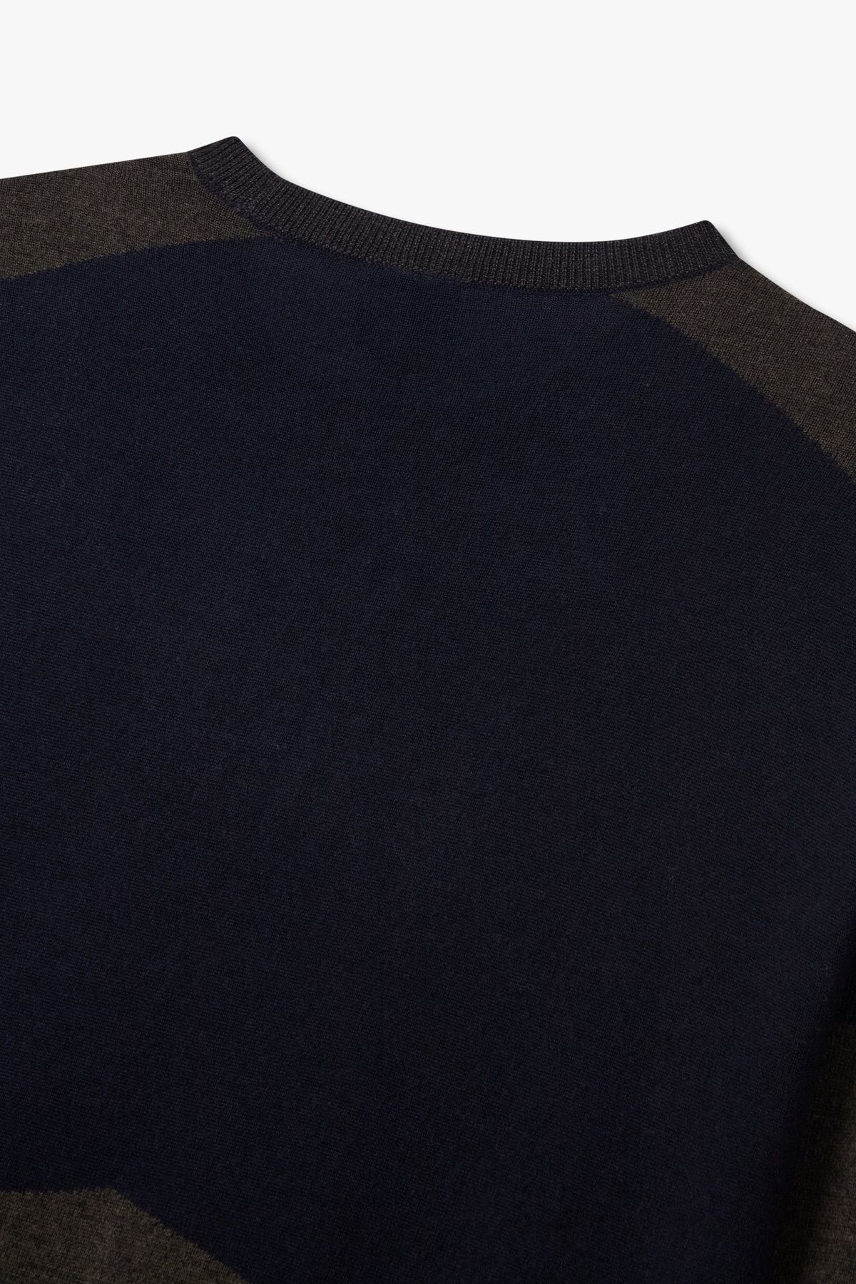 아르마니 익스체인지(ARMANI EXCHANGE) 남성 컬러 블록 롱 슬리브 니트 풀오버_다크 네이비 A415332003