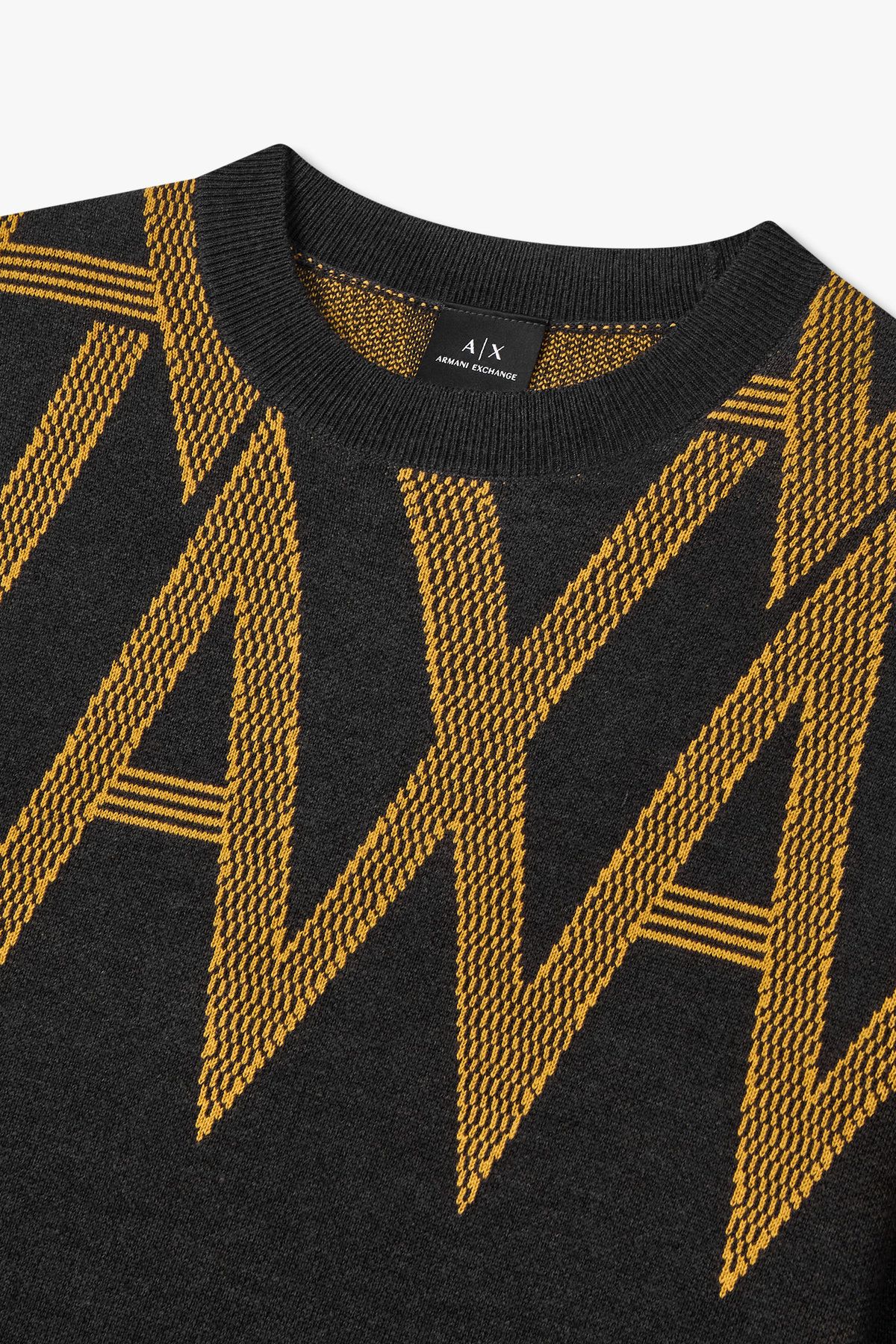 아르마니 익스체인지(ARMANI EXCHANGE) 남성 배색 로고 디테일 크루넥 니트_다크 그레이 A415332021