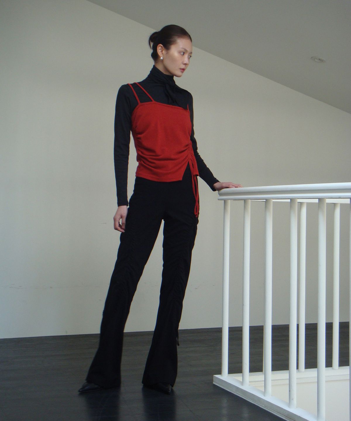 리올그(REORG) COC CURVED STRING PANTS BLACK