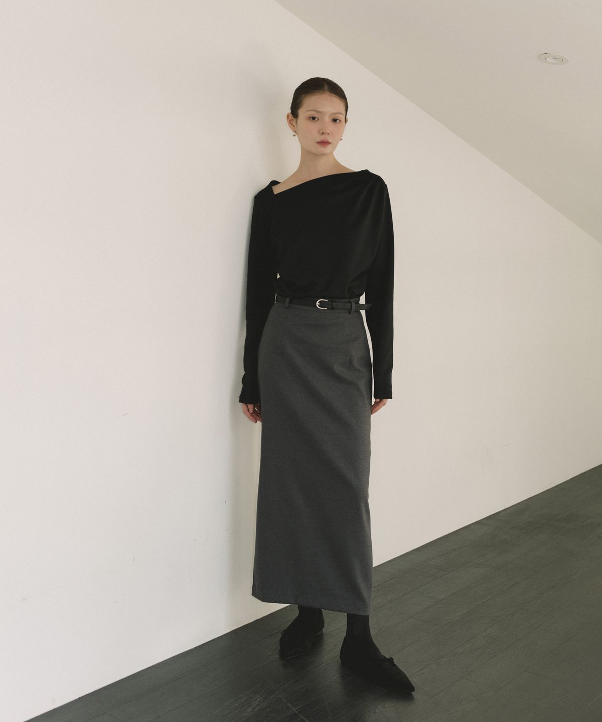 리올그(REORG) COC UNBALANCED DRAPE T-SHIRT BLACK