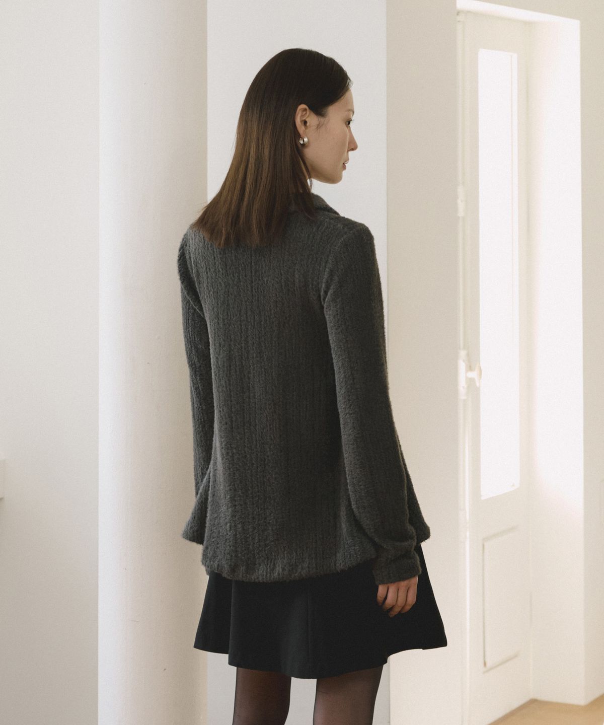 리올그(REORG) COC VNECK COLLAR T-SHIRT CHARCOAL