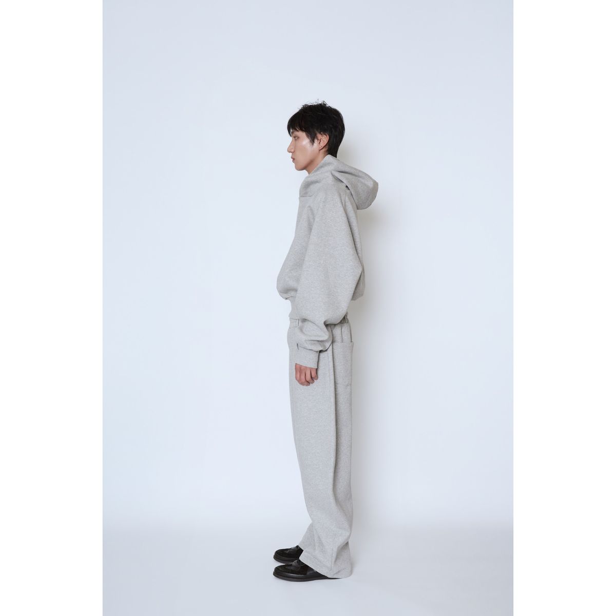 노이네타(NOITNETTA) 베이직 크롭 후드