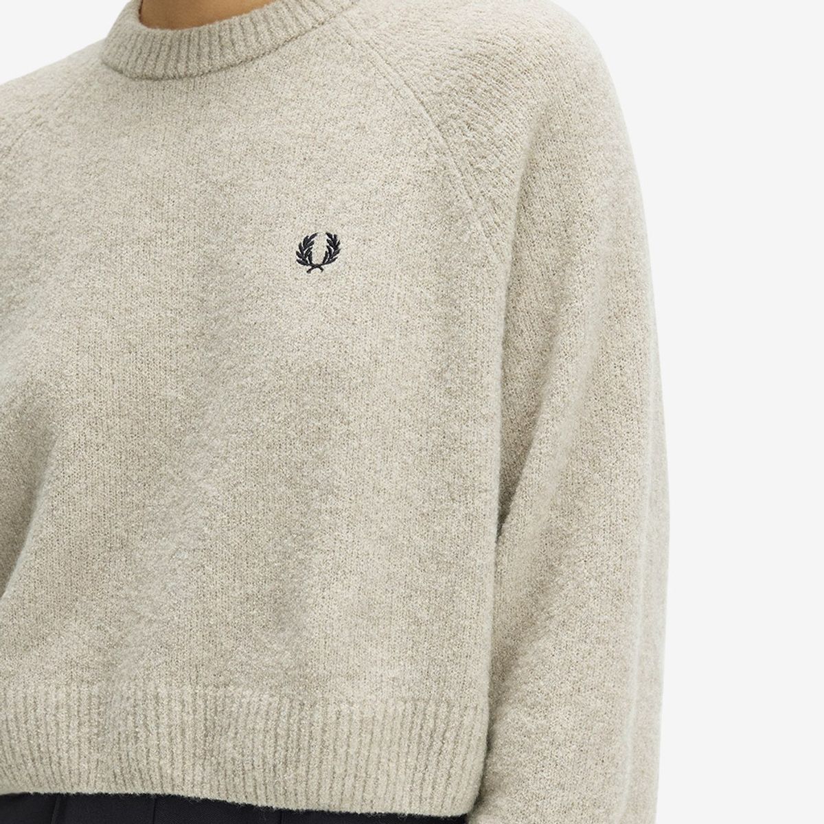 프레드페리(FRED PERRY) [Womens] 크롭 텍스쳐드 니트 - 웜 오트 말 AFPF2531115-Z45