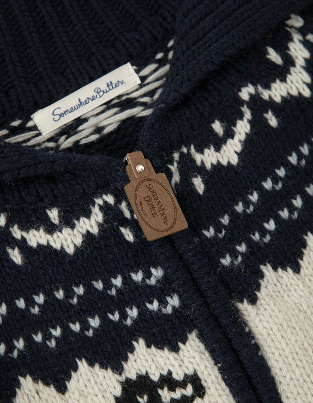 썸웨어버터(SOMEWHEREBUTTER) Penguin Cowhichan Zip-Up - Navy