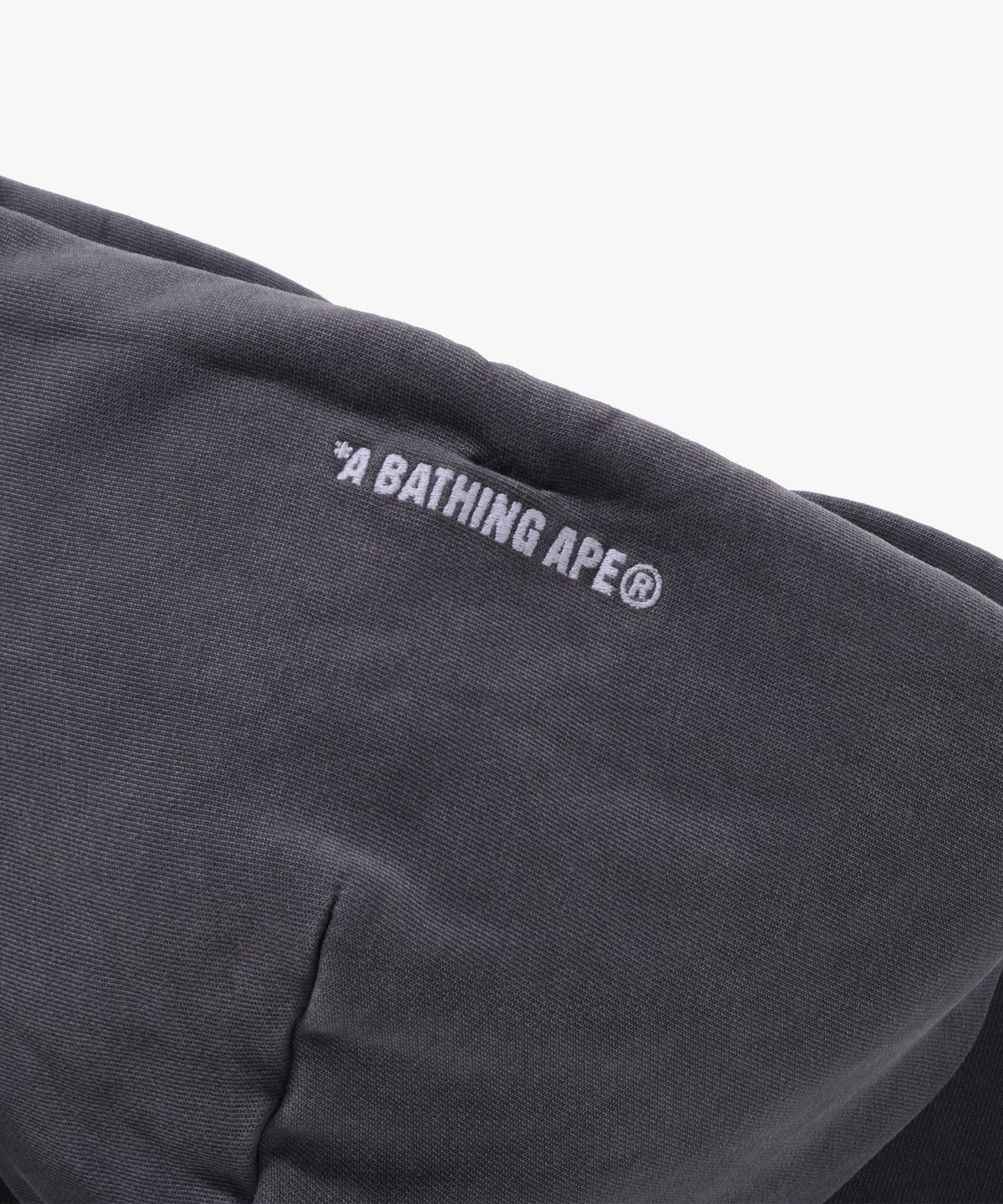 베이프(BAPE) 가먼트 다이 콜리지 풀오버 후드(M) CHARCOAL