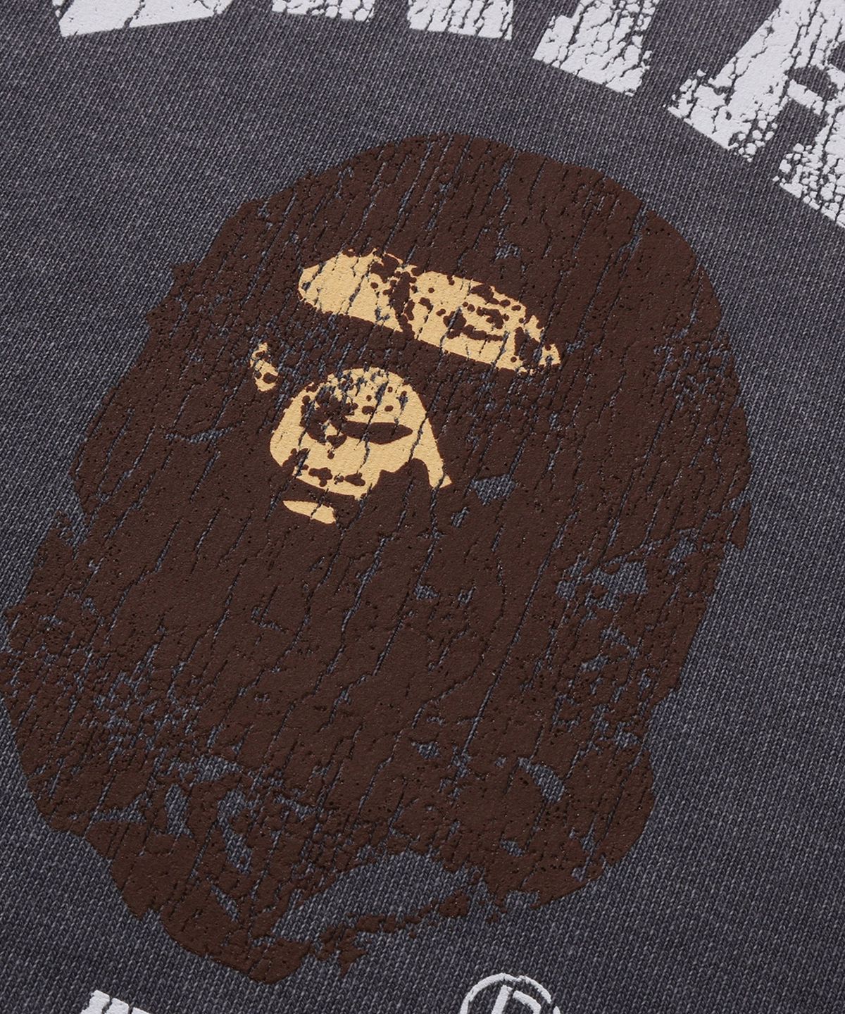 베이프(BAPE) 가먼트 다이 콜리지 릴렉스트 핏 크루넥 스웨트셔츠(M) CHARCOAL