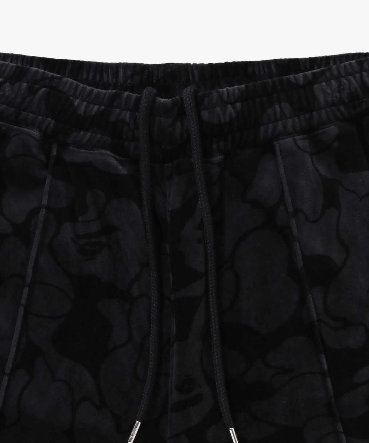 베이프(BAPE) 솔리드 카모 메탈 원 포인트 릴렉스드 핏 트랙 스웨트 팬츠(M) BLACK