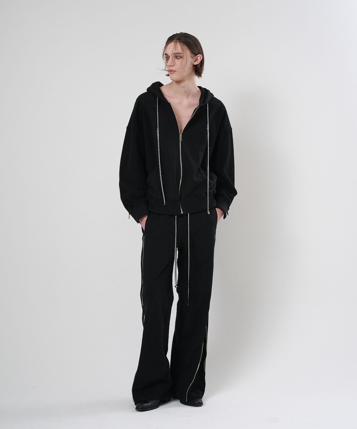 뉴이 뉴욕(NUYH NEWYORK) [PRET A PORTER] CHAINED DETAIL INSIDE OUT GEOMETRY ZIP-UP