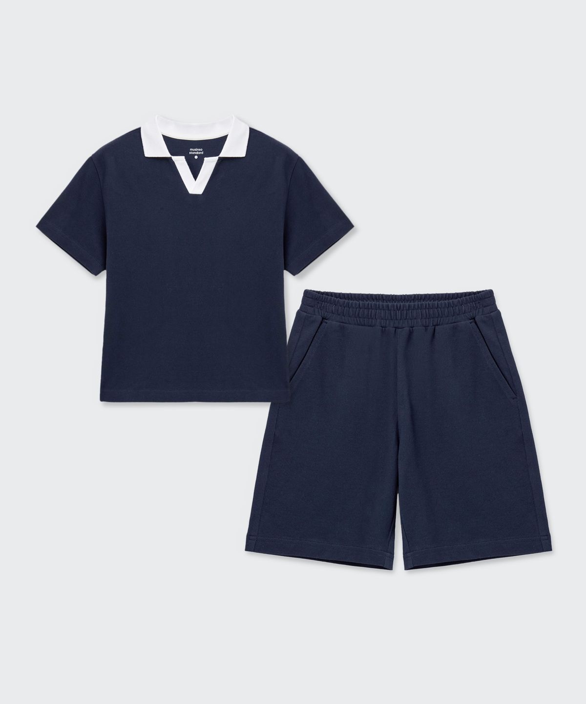무신사 스탠다드 키즈(MUSINSA STANDARD KIDS) 슬릿 넥 폴로 셔츠 셋업 [네이비]