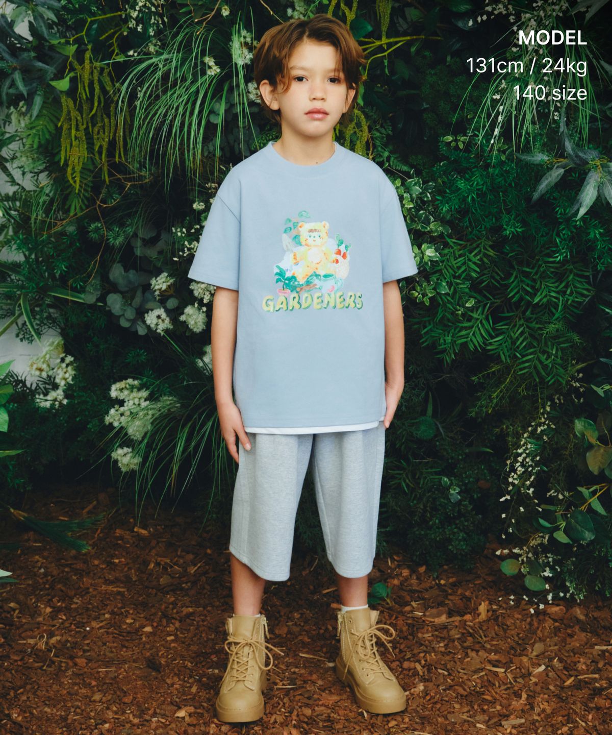 무신사 스탠다드 키즈(MUSINSA STANDARD KIDS) [슬로코스터 컬래버] 가드너스 티셔츠 [블루 그레이]