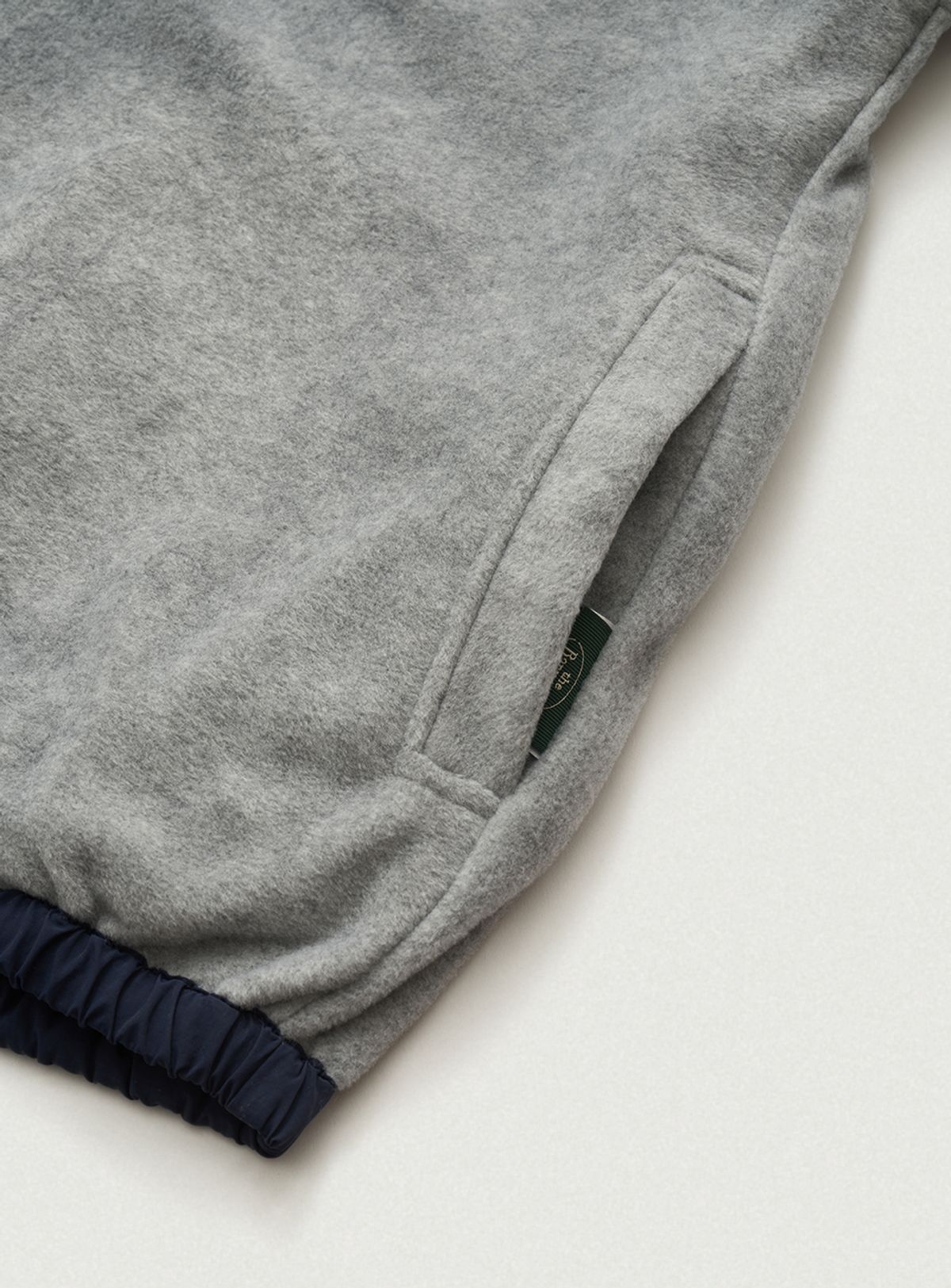 더바넷(THEBARNNET) Snuggle Reversible Hooded Jacket_Navy