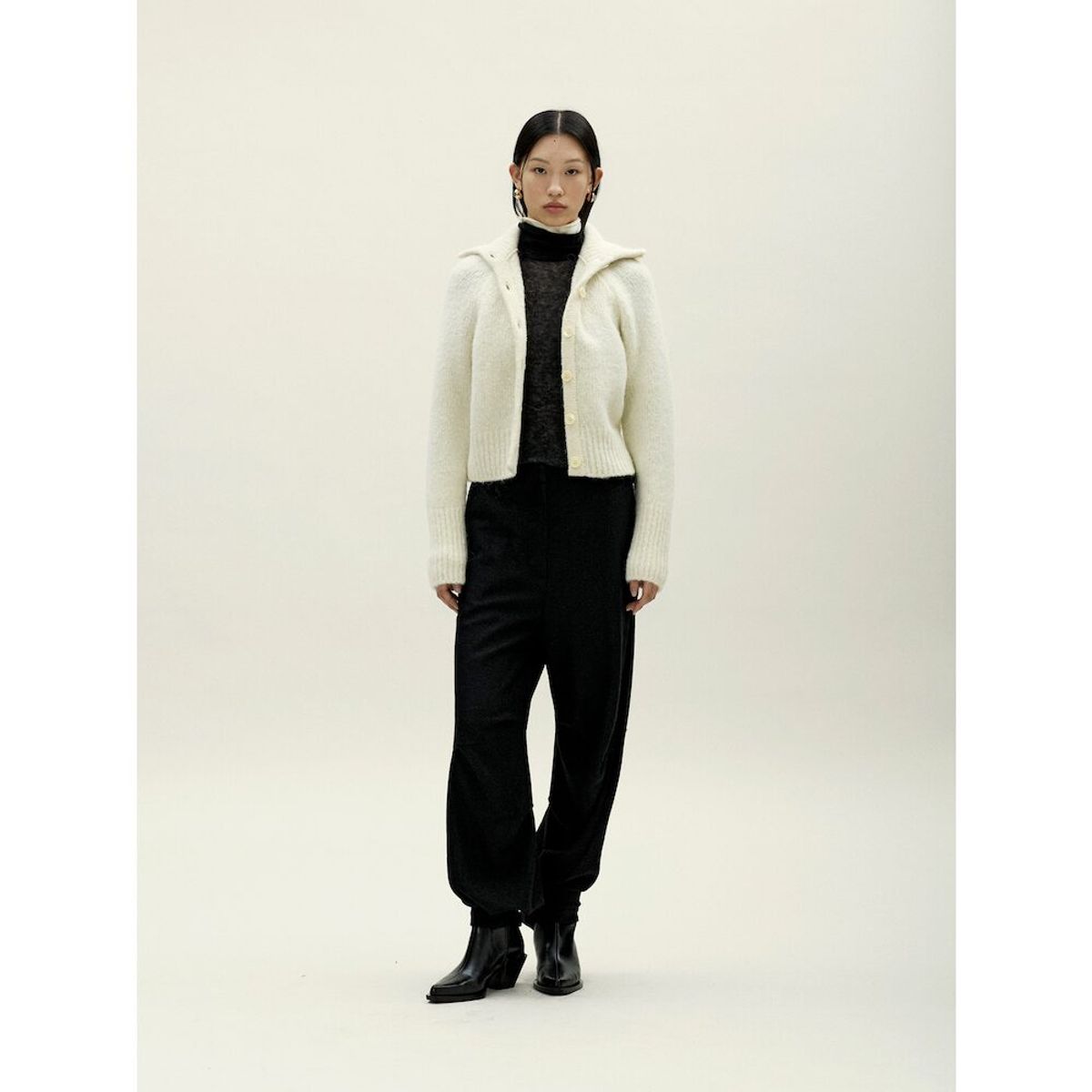 앙개(ANGGAE) High Collar Neck Cardigan  Ivory