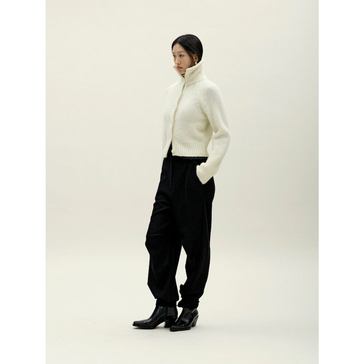 앙개(ANGGAE) High Collar Neck Cardigan  Ivory
