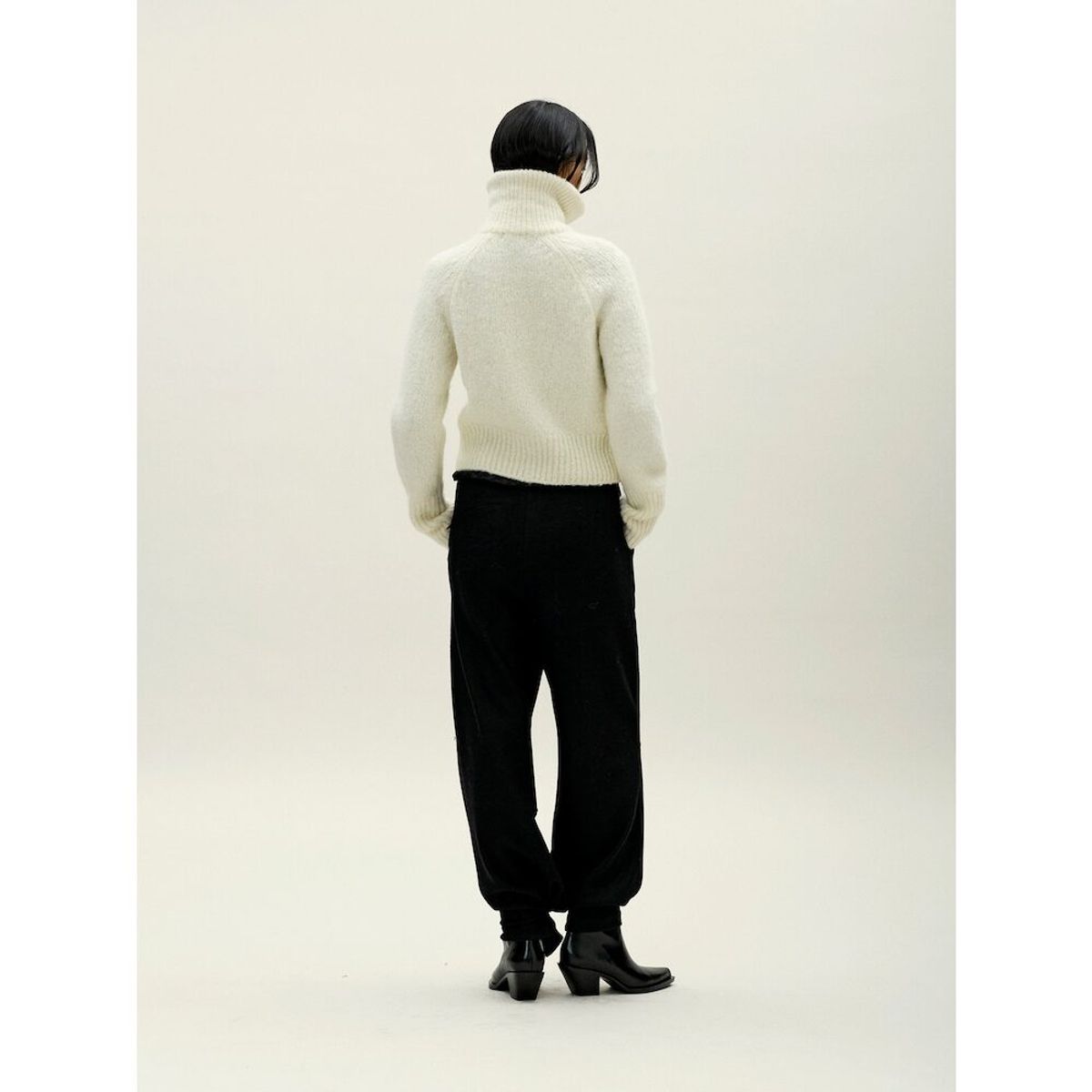 앙개(ANGGAE) High Collar Neck Cardigan  Ivory