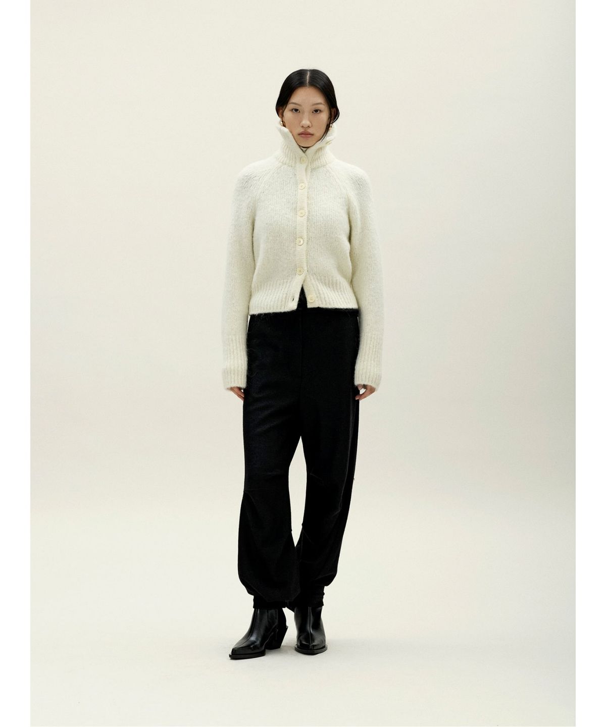 앙개(ANGGAE) High Collar Neck Cardigan  Ivory