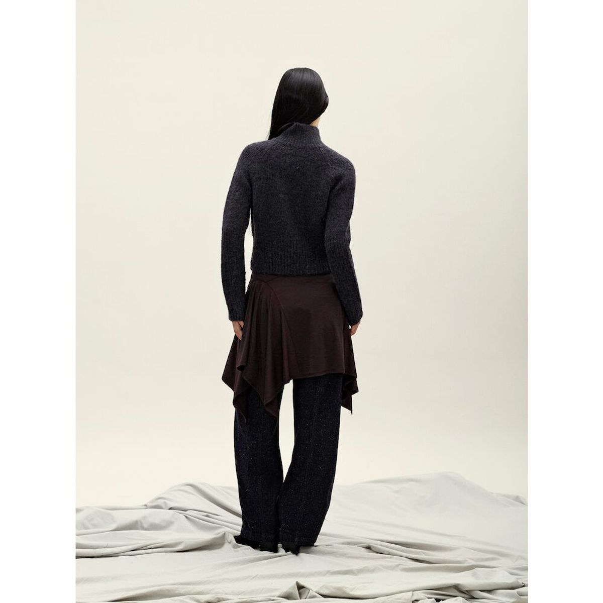 앙개(ANGGAE) Classic Half Neck Pullover  Dark Grey