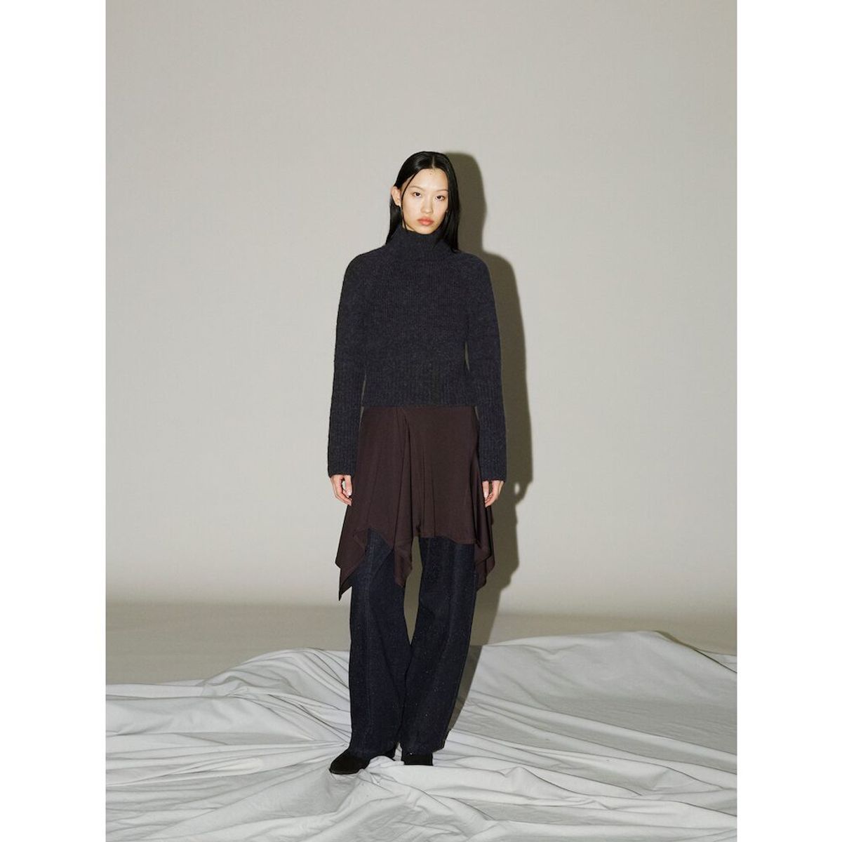 앙개(ANGGAE) Classic Half Neck Pullover  Dark Grey