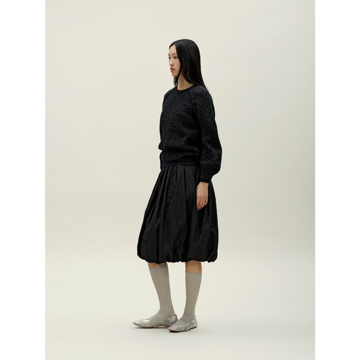 앙개(ANGGAE) Wilted Knit Pullover  Black