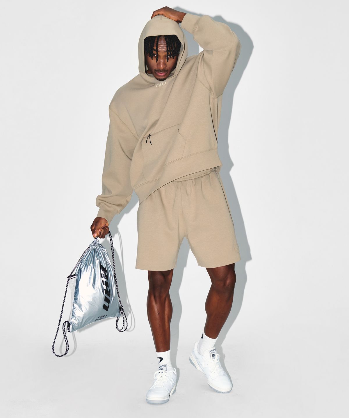 본투윈(BORN TO WIN) GLOSSY DRAWSTRING GYM SACK [SILVER]