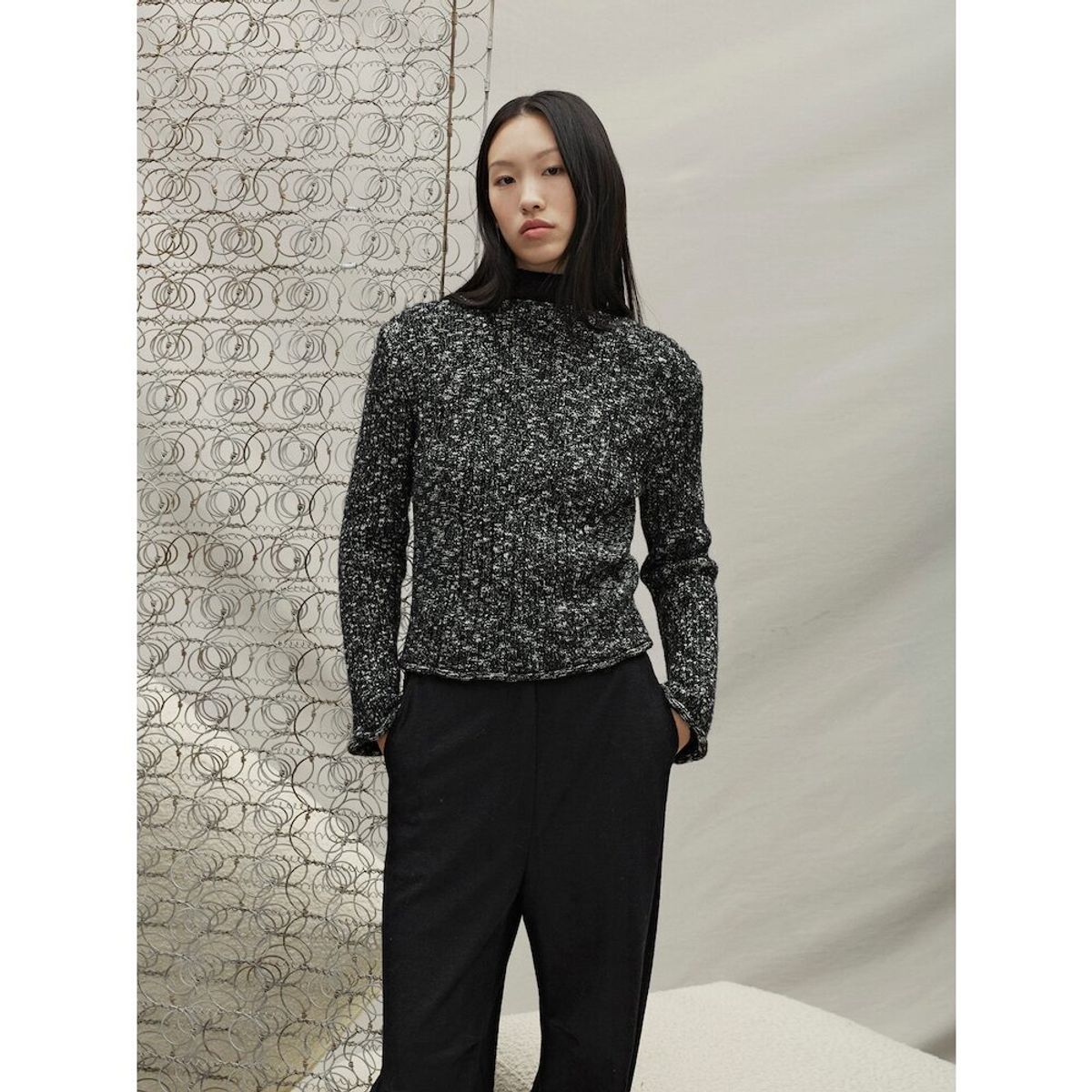 앙개(ANGGAE) Noise Knit Pullover  Black