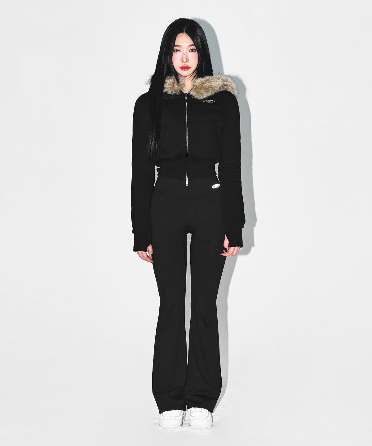 본투윈(BORN TO WIN) W CHROME B FUR TRIMMING HOODIE ZIP-UP [BLACK]