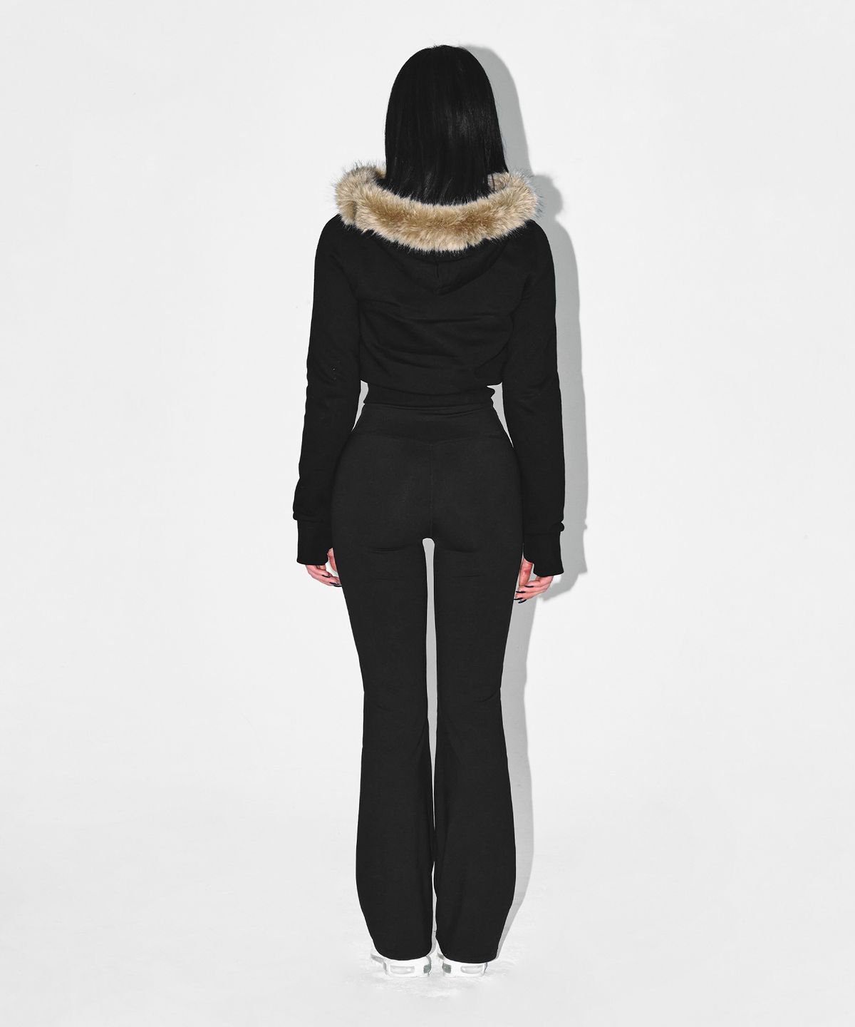 본투윈(BORN TO WIN) W CHROME B FUR TRIMMING HOODIE ZIP-UP [BLACK]