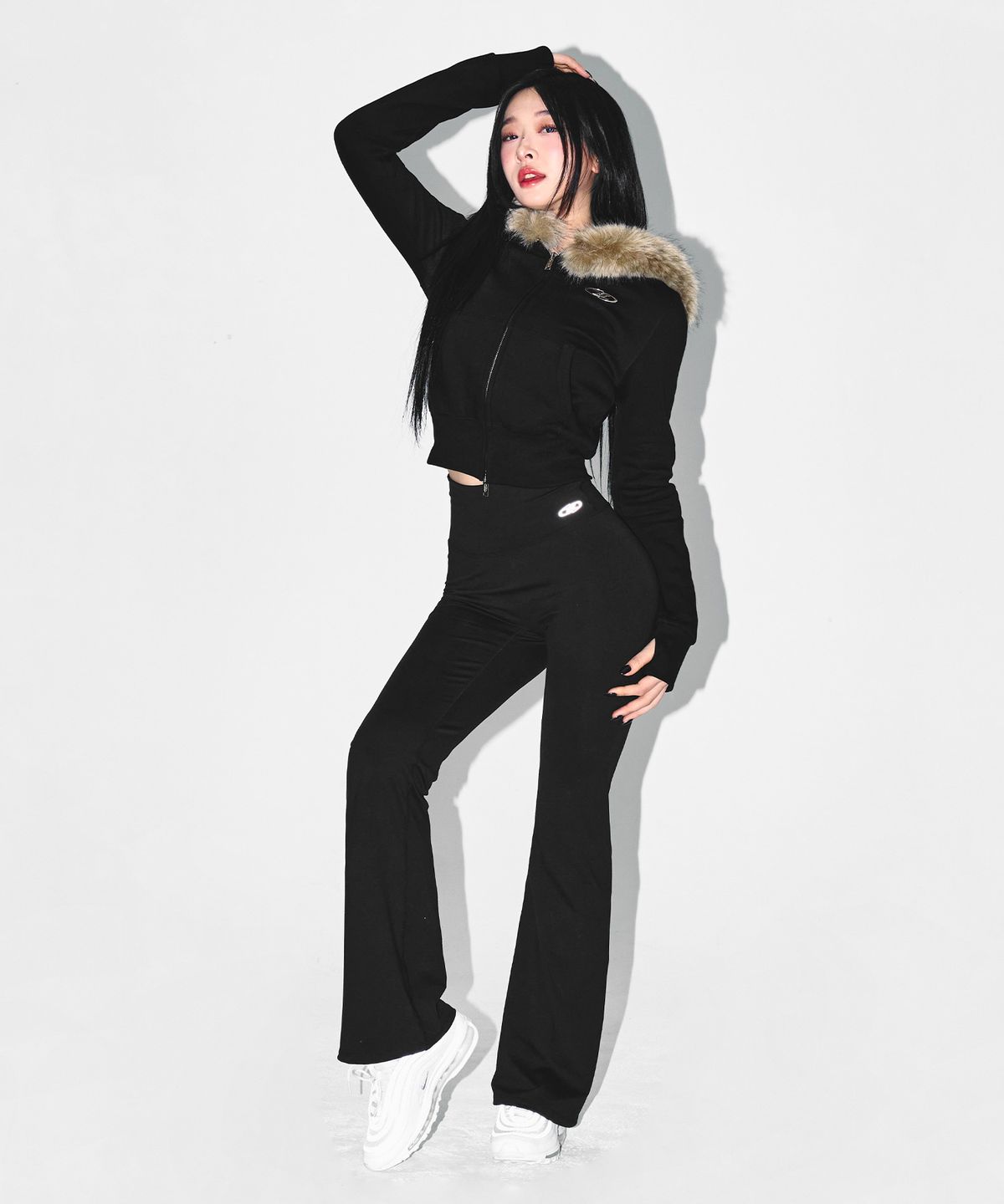 본투윈(BORN TO WIN) W CHROME B FUR TRIMMING HOODIE ZIP-UP [BLACK]