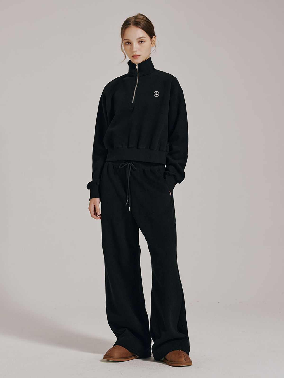 누브(NOUVE) [기모] 하프집업 크롭 스웻셔츠 - 블랙 / Half Zip Up Crop Sweatshirts - Black