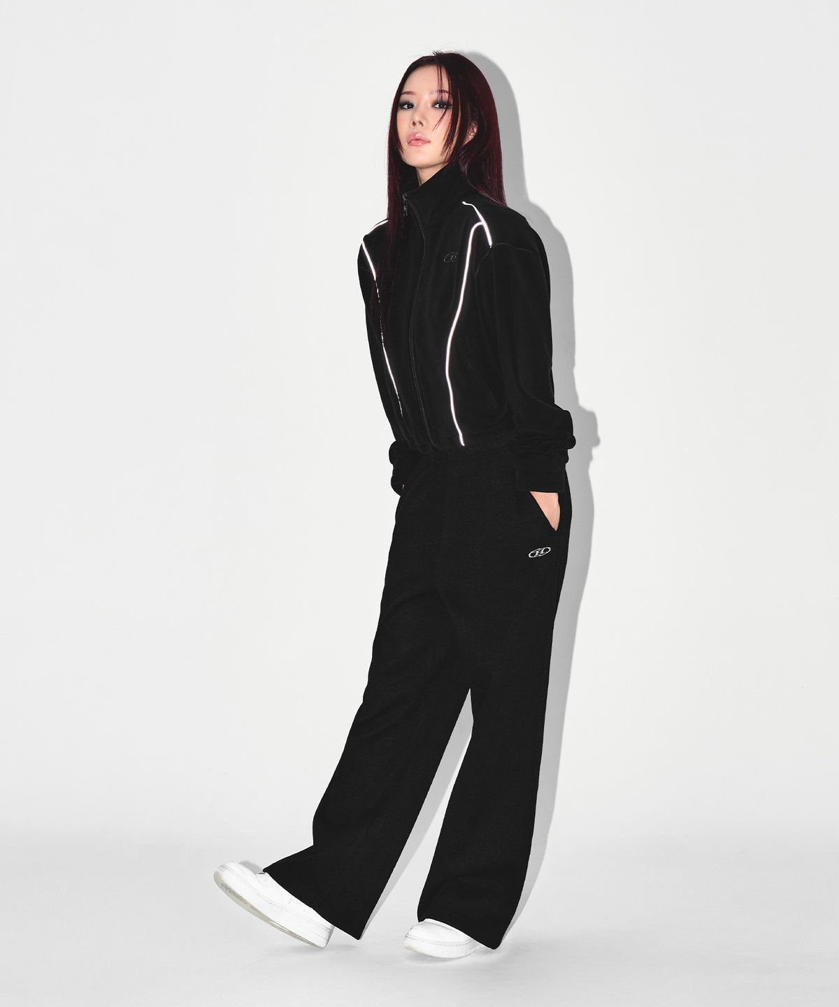 본투윈(BORN TO WIN) W CHROME B FLEECE CROP JACKET [BLACK]